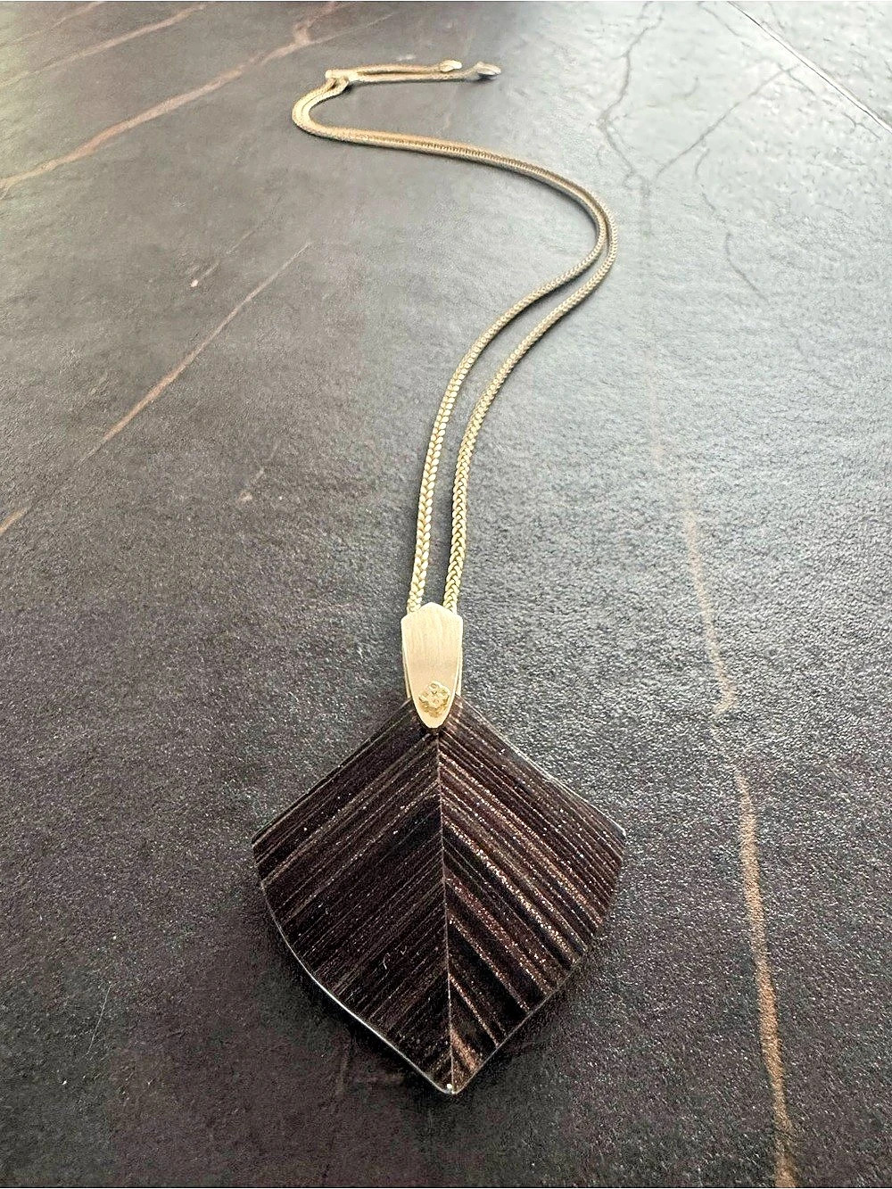 Kendra Scott Geometric Pendant Necklace Brown & Gold